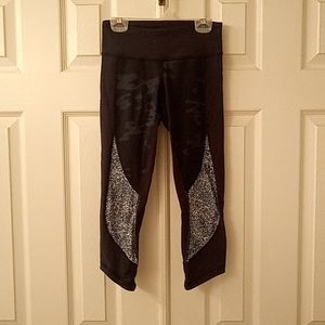 Lululemon Navy camo panel Cropped